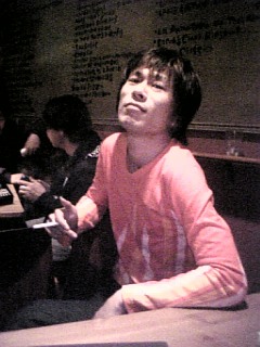 眠そうなTAKA-C